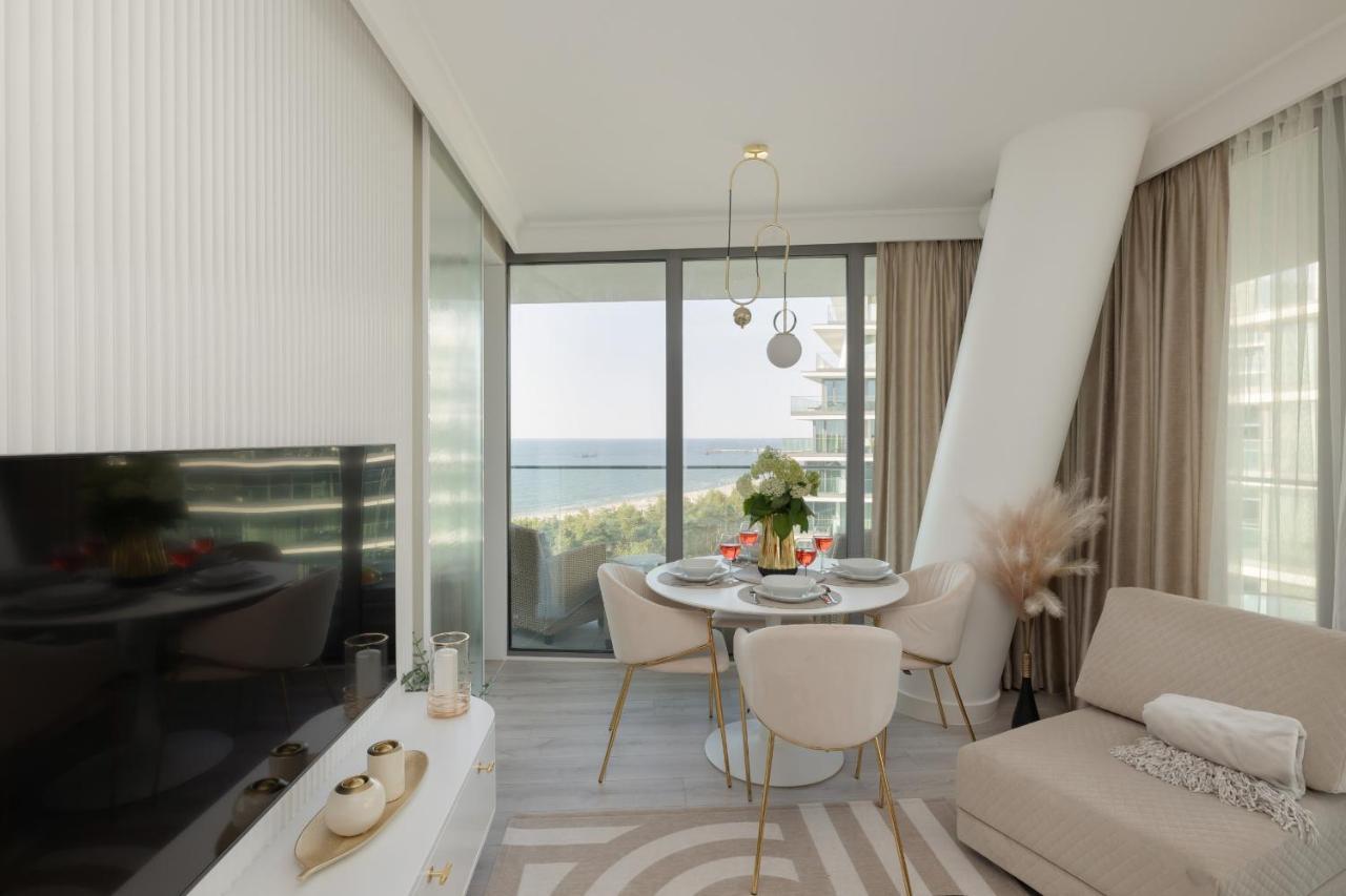 Royallux Apartment Waves Resort & Spa - Sea View From Balcony By Renters Prestige Miedzyzdroje Bagian luar foto