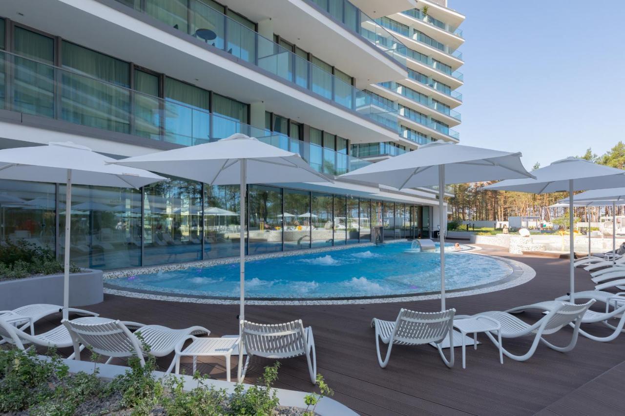 Royallux Apartment Waves Resort & Spa - Sea View From Balcony By Renters Prestige Miedzyzdroje Bagian luar foto